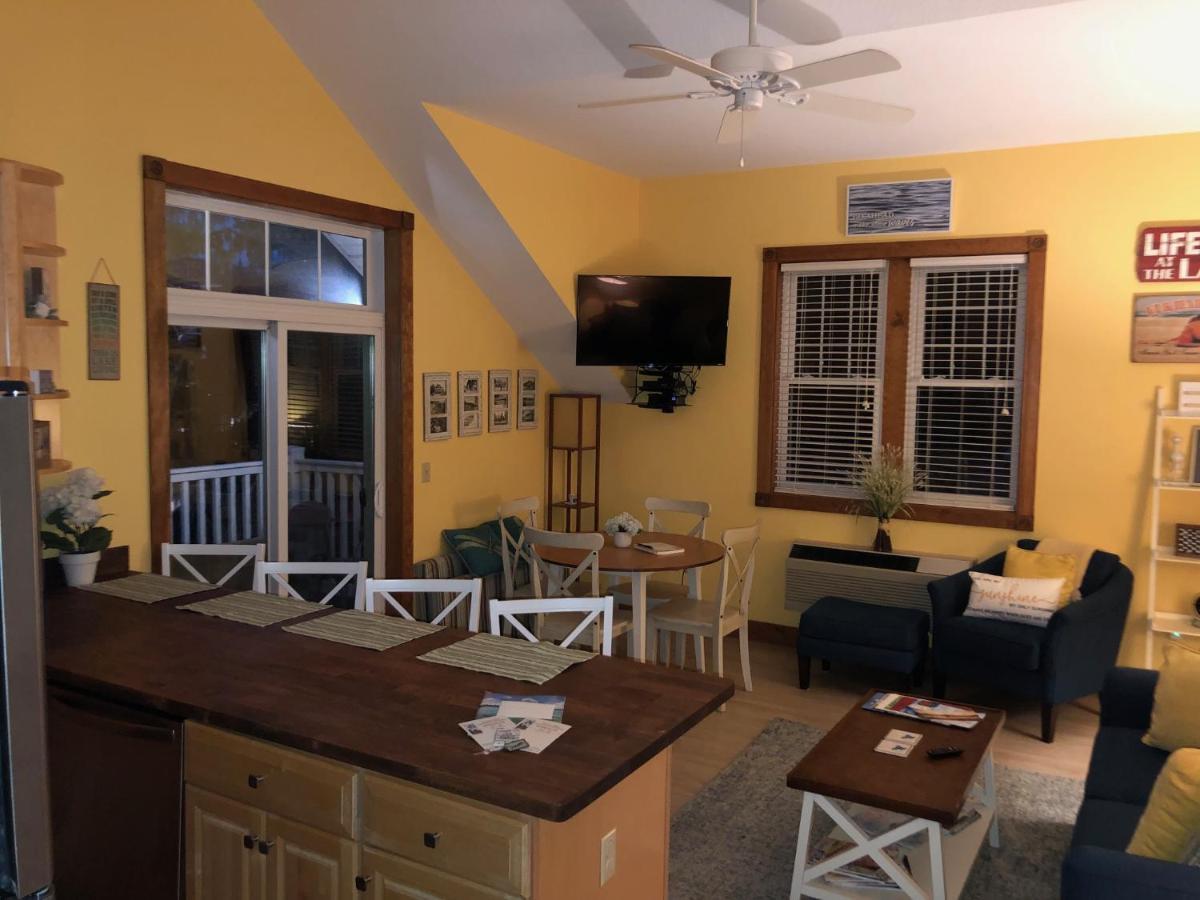 Lakeside Suites Elkhart Lake エクステリア 写真