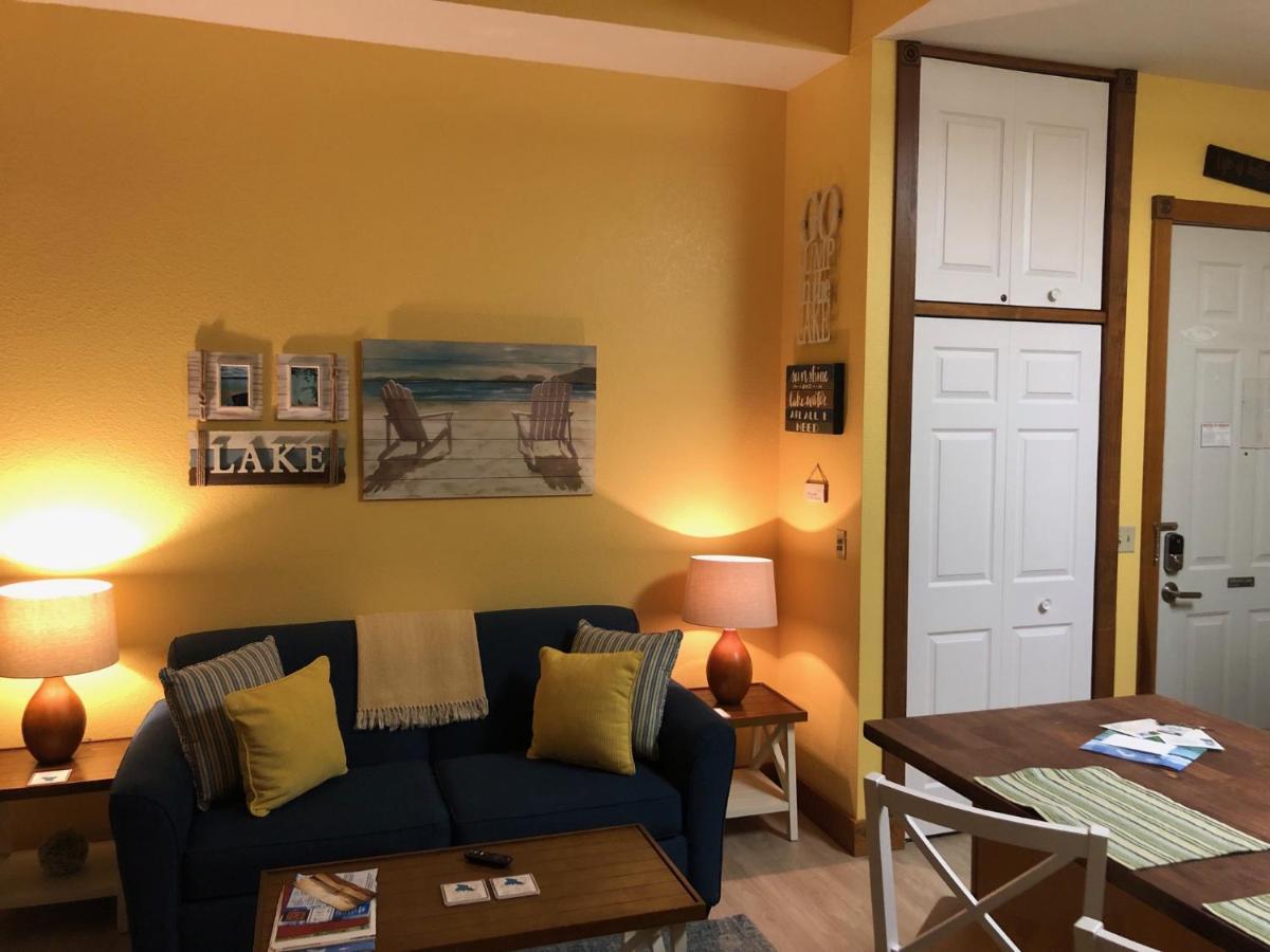 Lakeside Suites Elkhart Lake エクステリア 写真