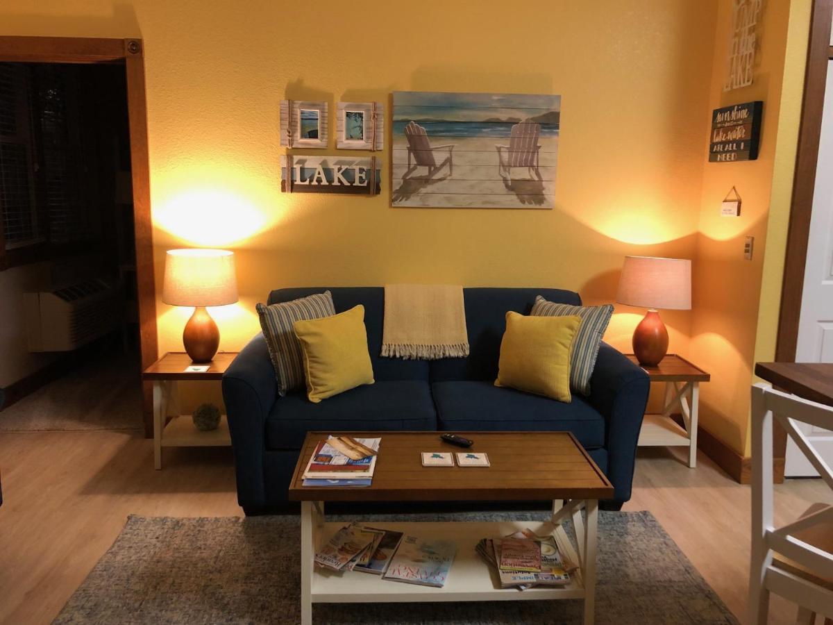 Lakeside Suites Elkhart Lake エクステリア 写真