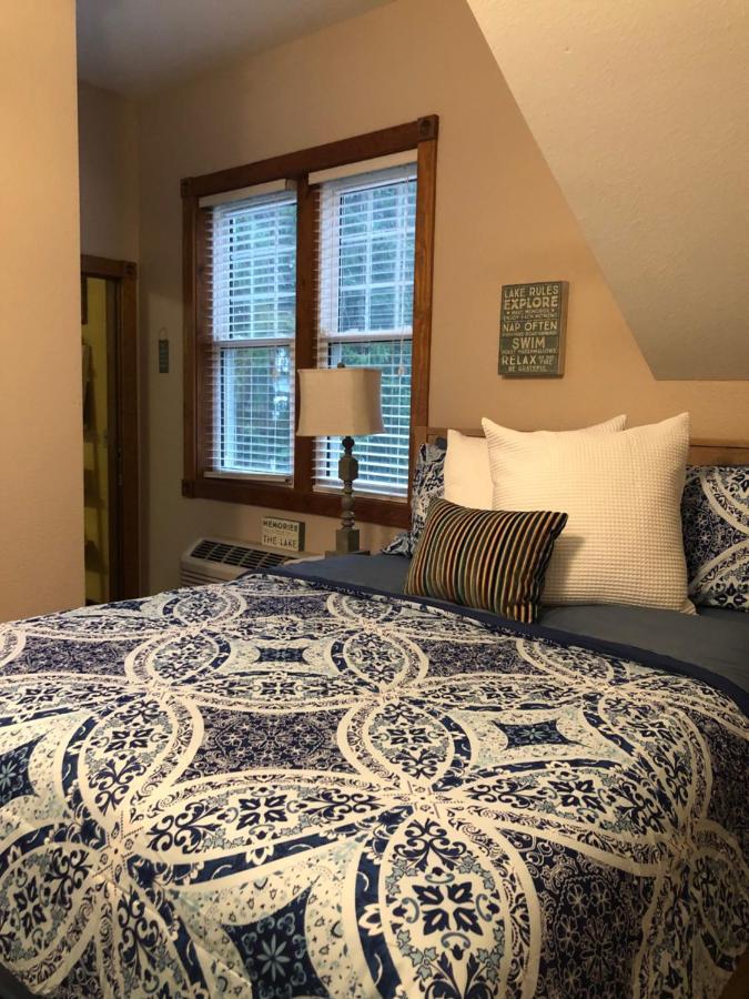 Lakeside Suites Elkhart Lake エクステリア 写真
