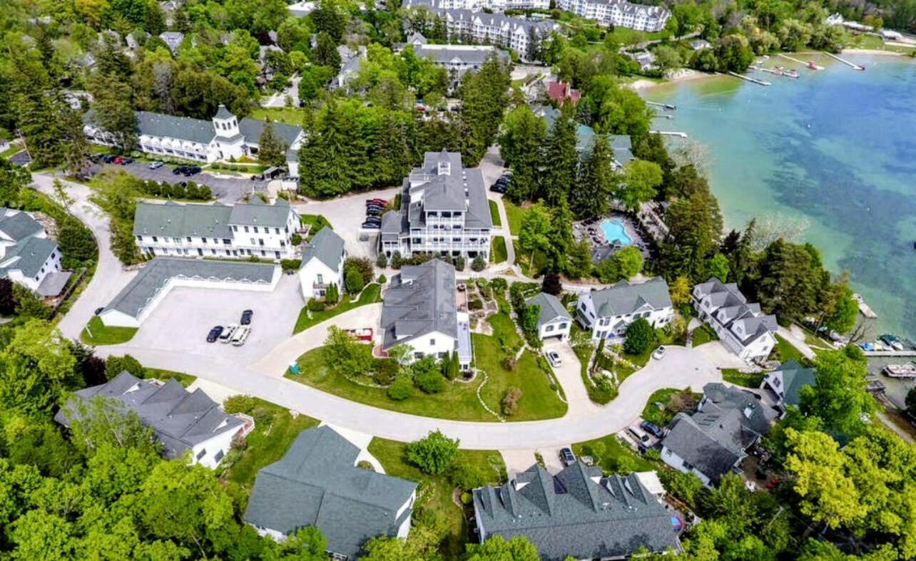 Lakeside Suites Elkhart Lake エクステリア 写真